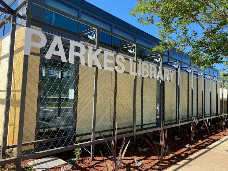 The exterior of  the Parkes Shire Library building