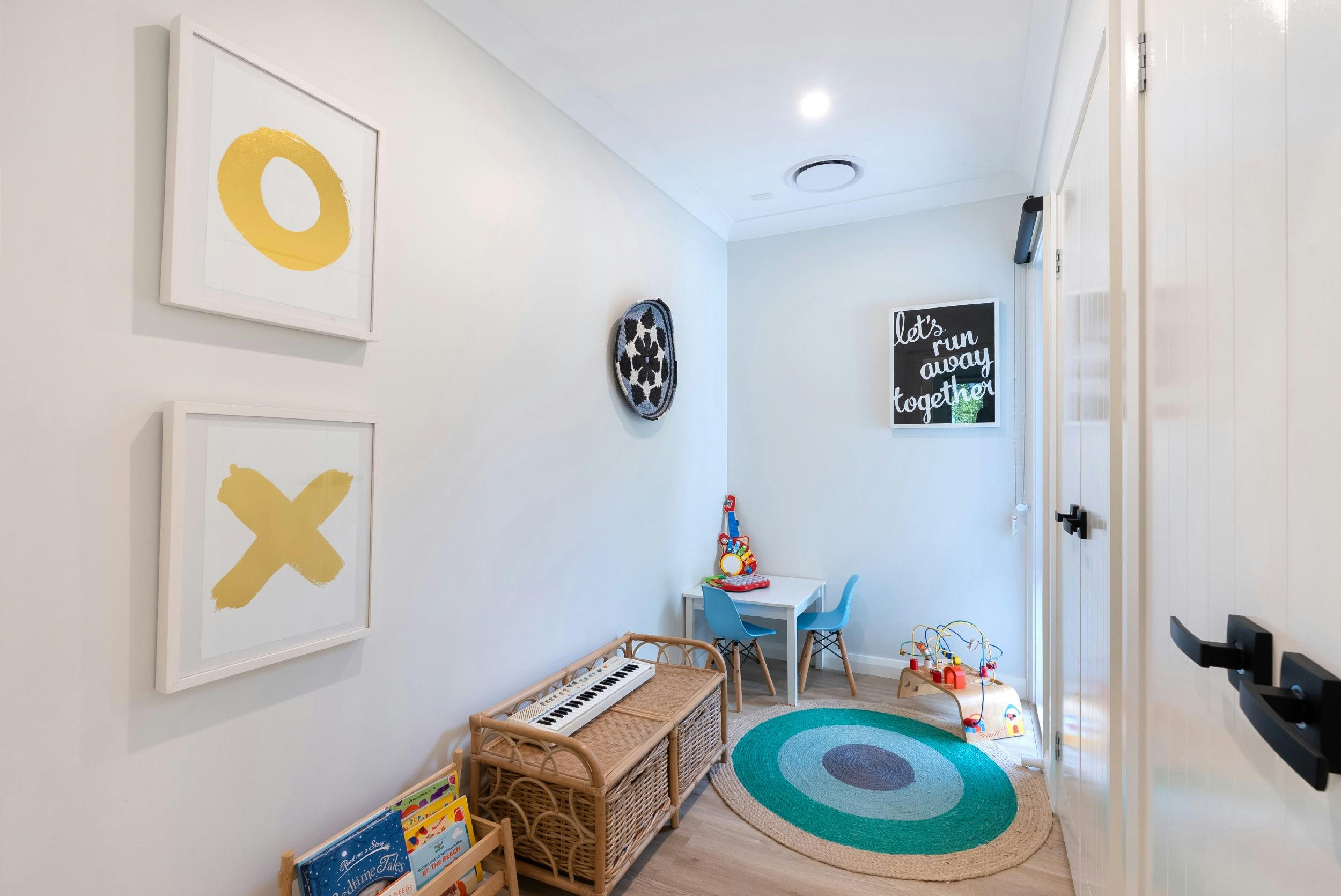 네스트 사진작가 러셀 퀸