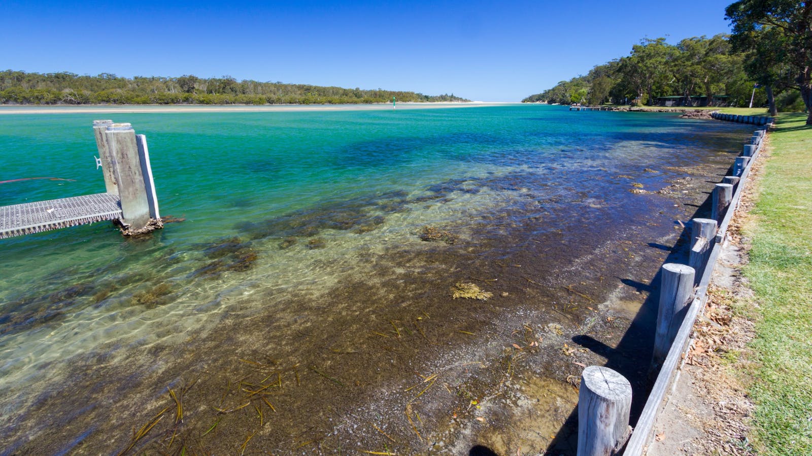 Sussex Inlet Entrance Beach