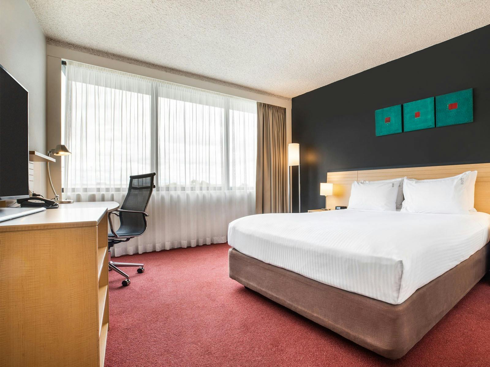1 Queen Bed Standard Room
