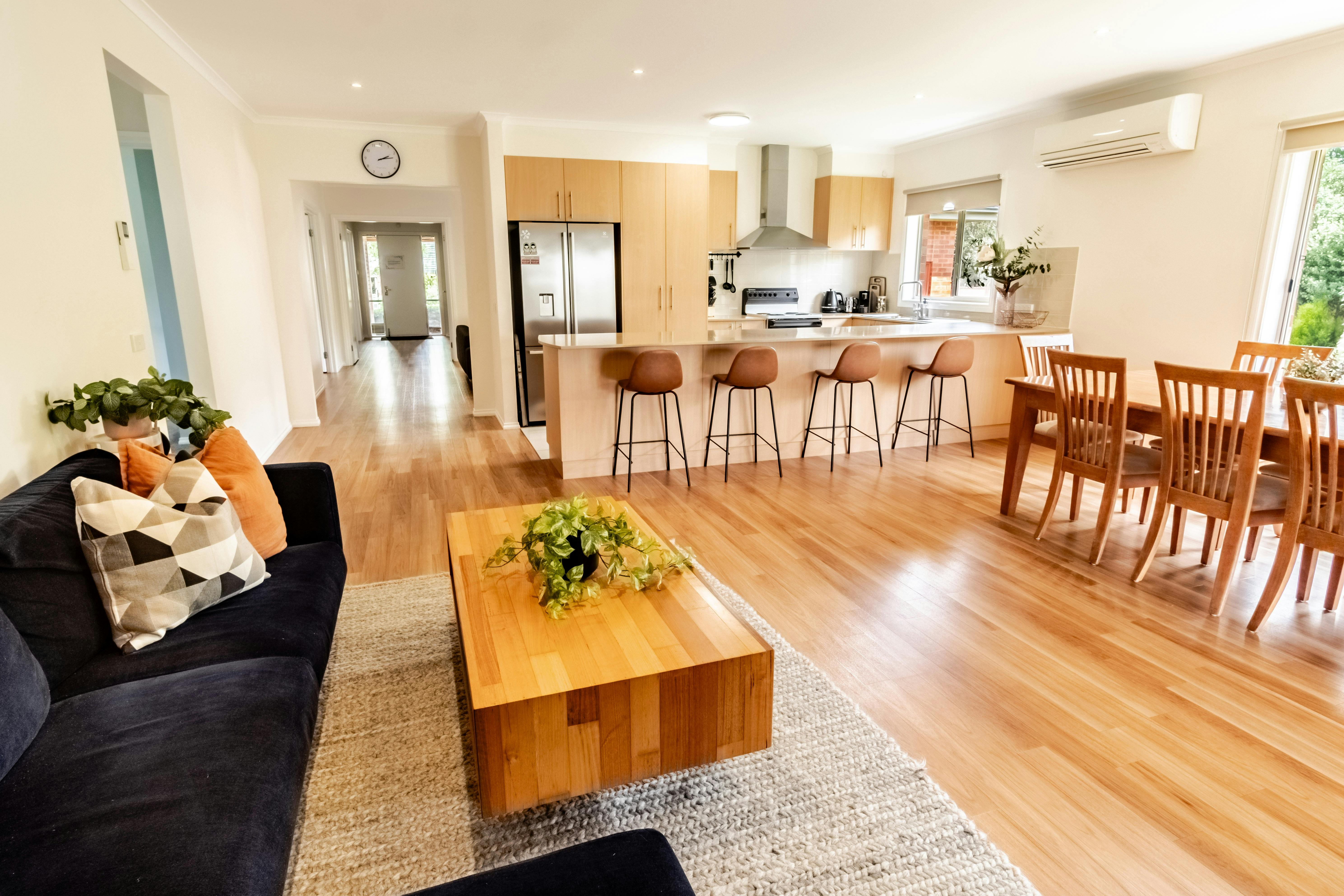 Living room Shine Bright - Bright Pet Friendly Group Family Accommodation | Alpine Valley Getaways