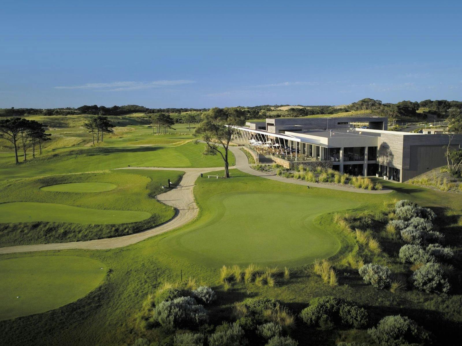 Peppers Moonah Links Golf tour by helicopter in the Mornington Peninsula