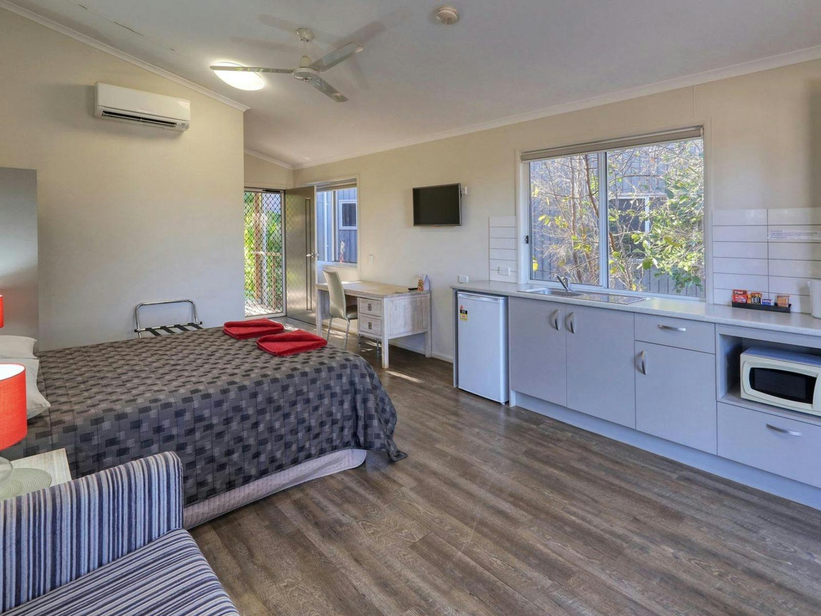 Cabin with kitchenette