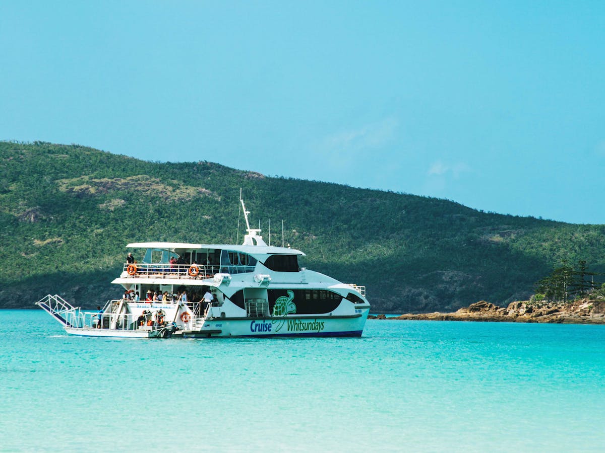 whitsundays luxury cruise