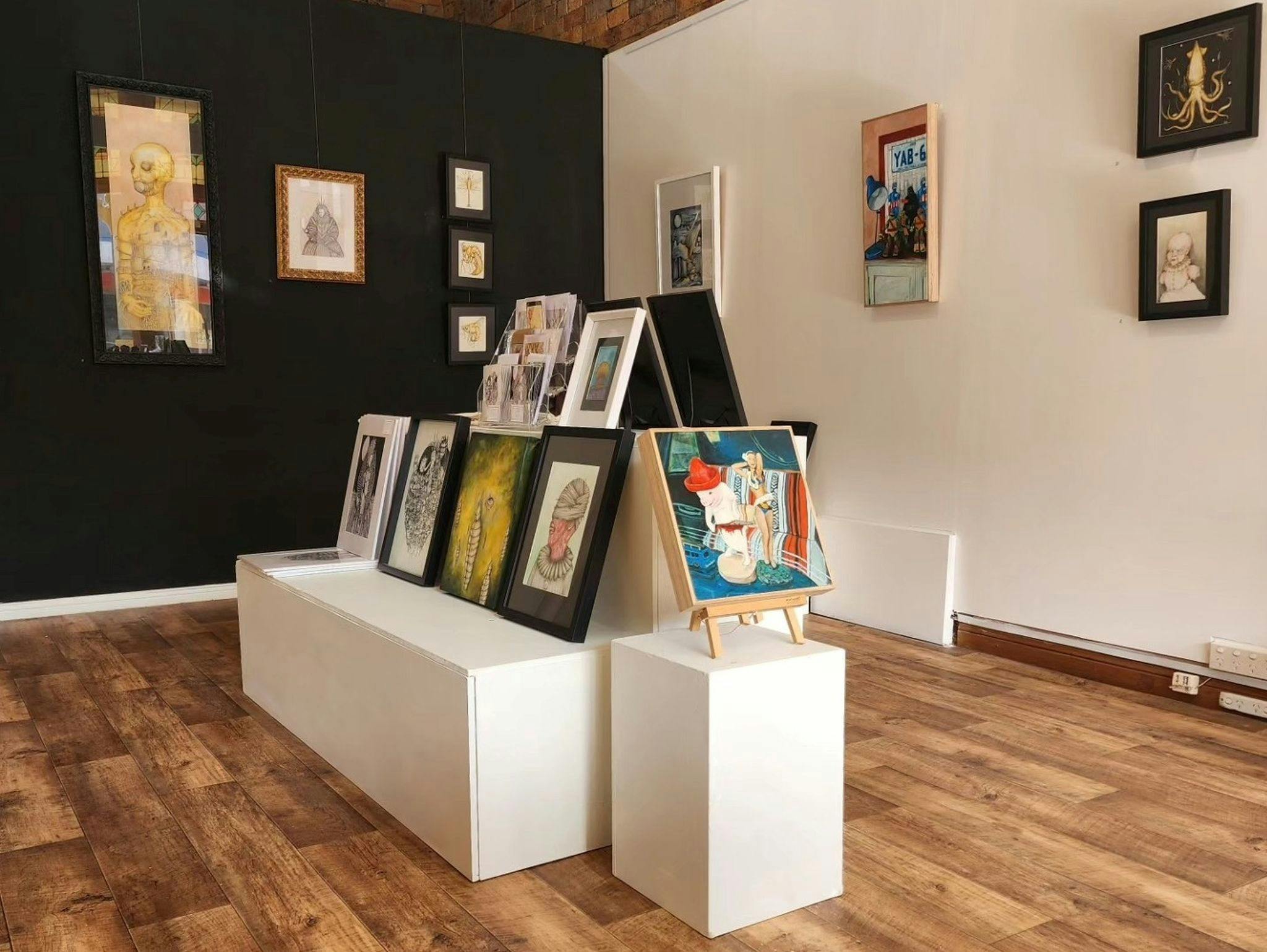 レイブン アート ギャラリー