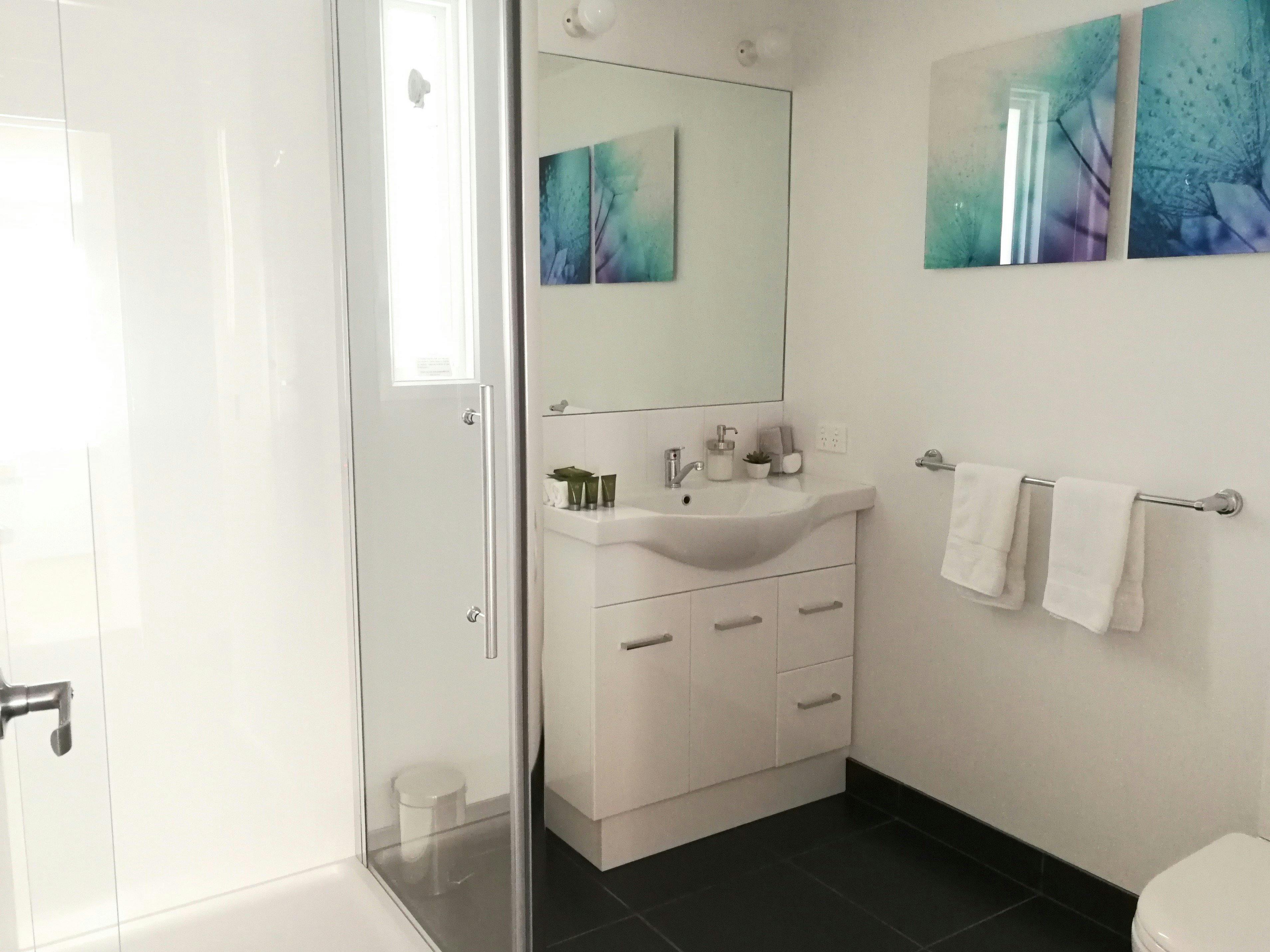 Apartment 3 main bathroom