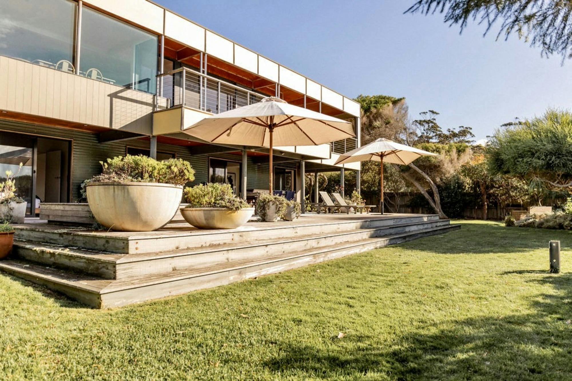 Oriole Bay of Fires Downstairs Exterior