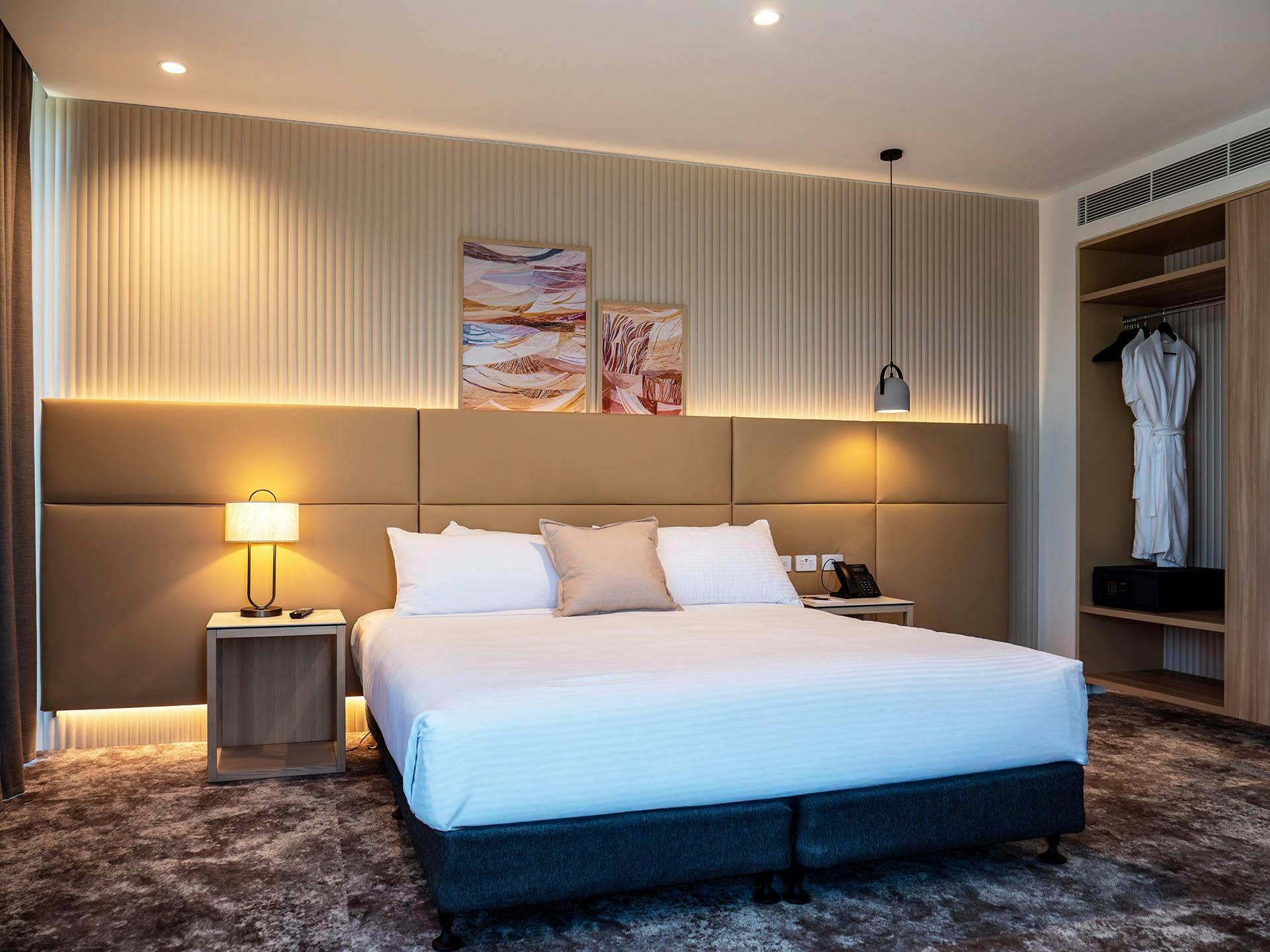 Encore by Mingara Harmony Room Bed