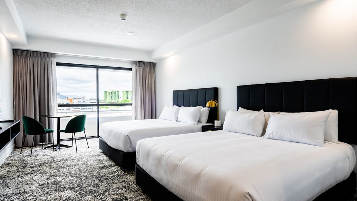 standard queen room
