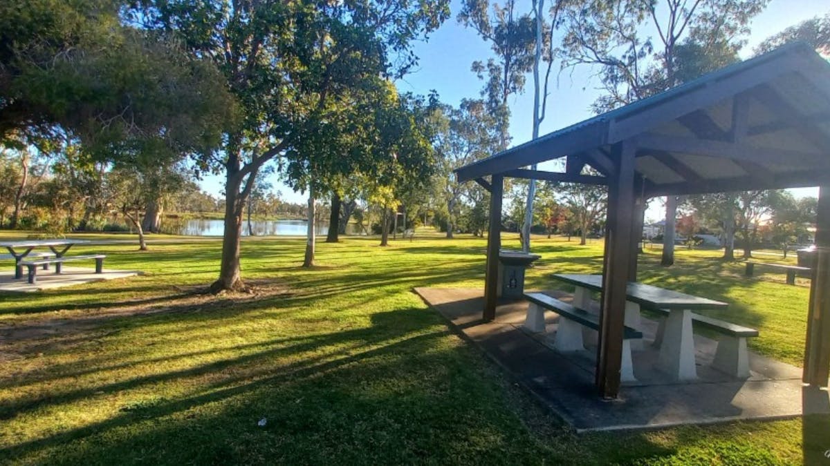 Yelarbon Lagoon Park picnic table