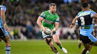 Canberra Raiders player Hudson Young running the ball.