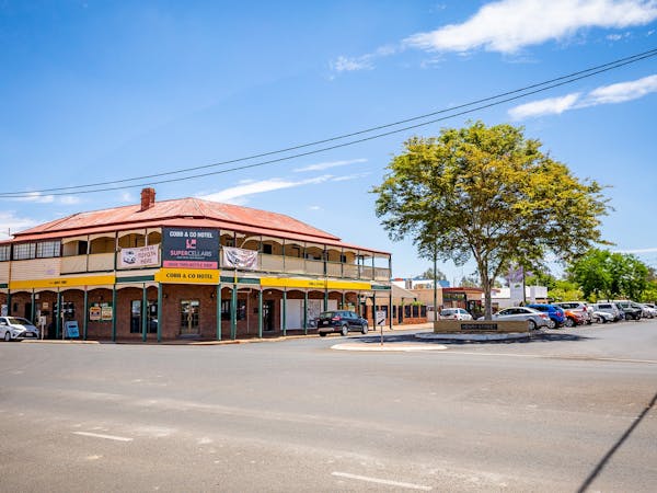 Cobb & Co Hotel, Victoria Street, St George