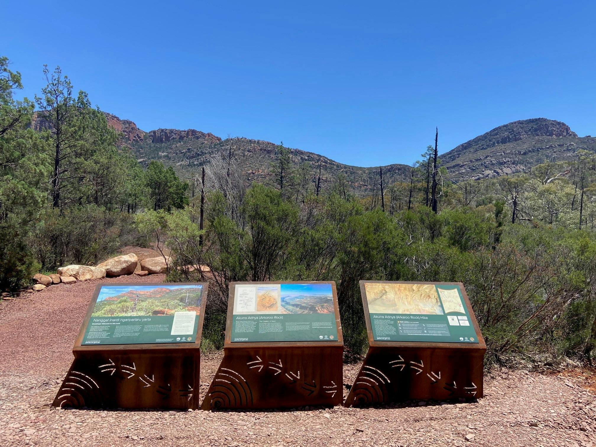 arkaroo-rock-trail-entry