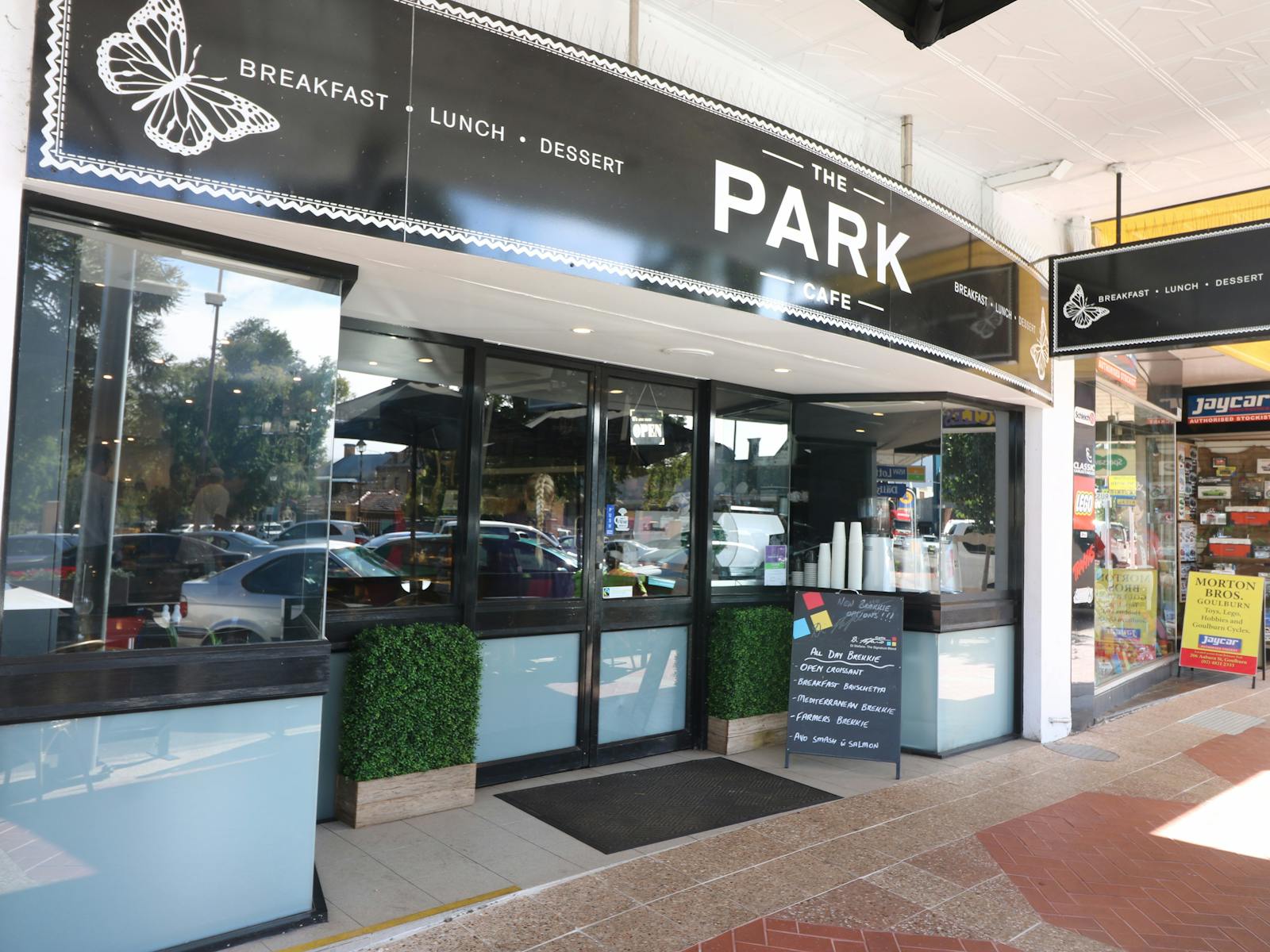 Park-Café-Außenansicht