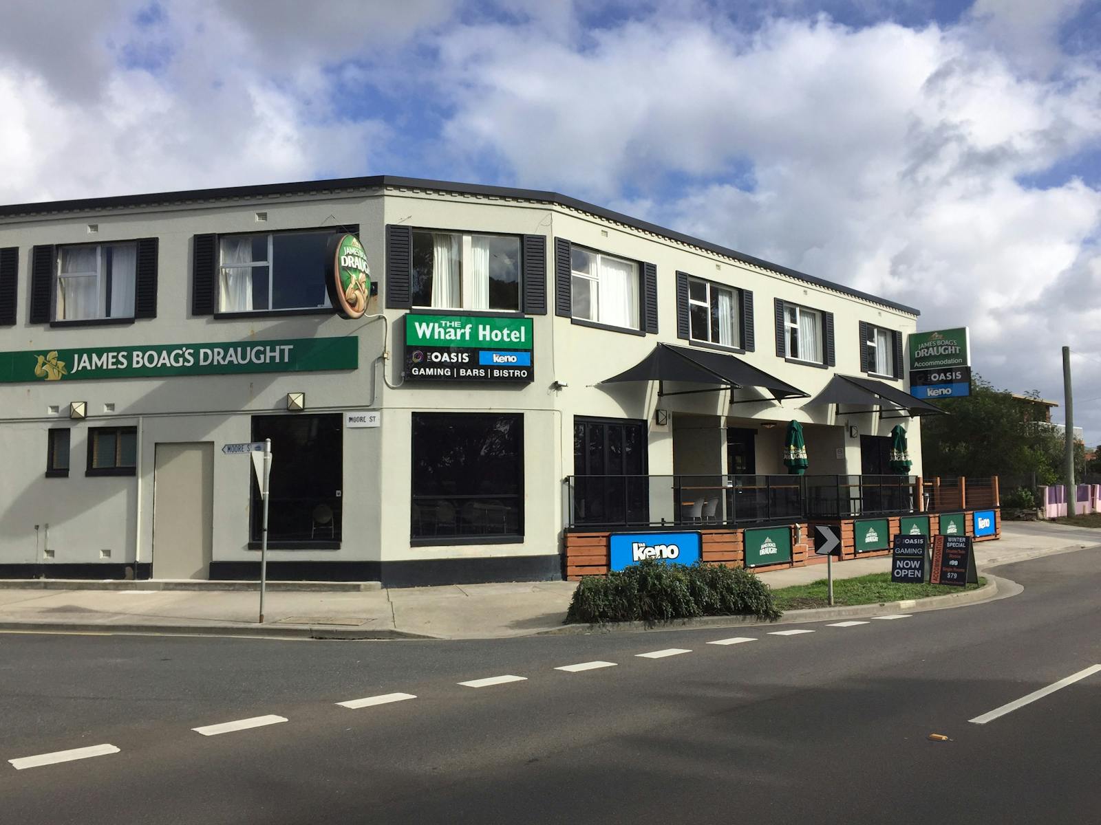 Front view of Wharf Hotel