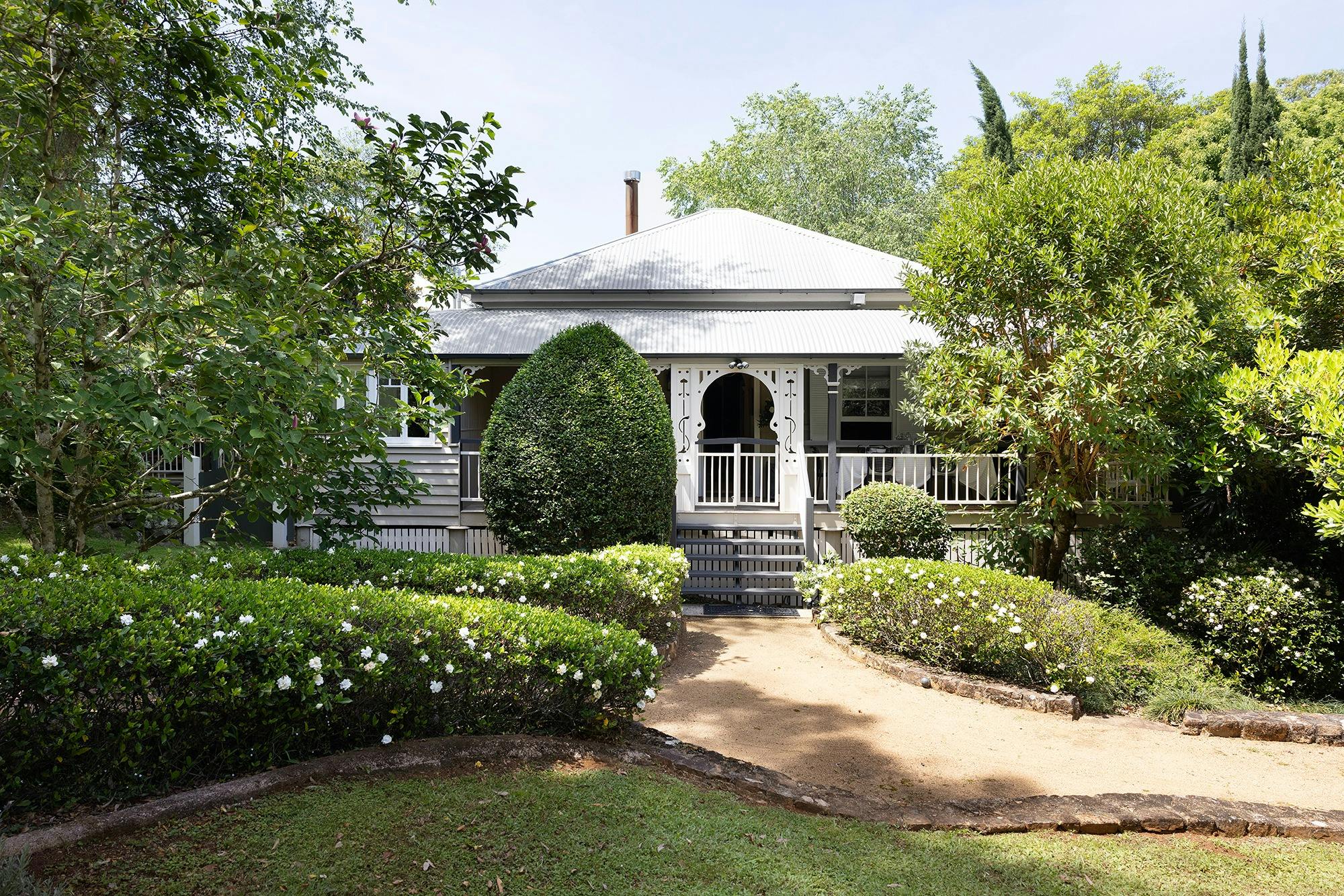 Waterfall Lodge Maleny edit