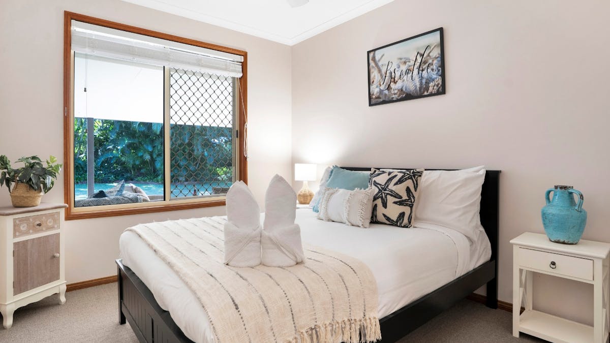 Queen bedroom