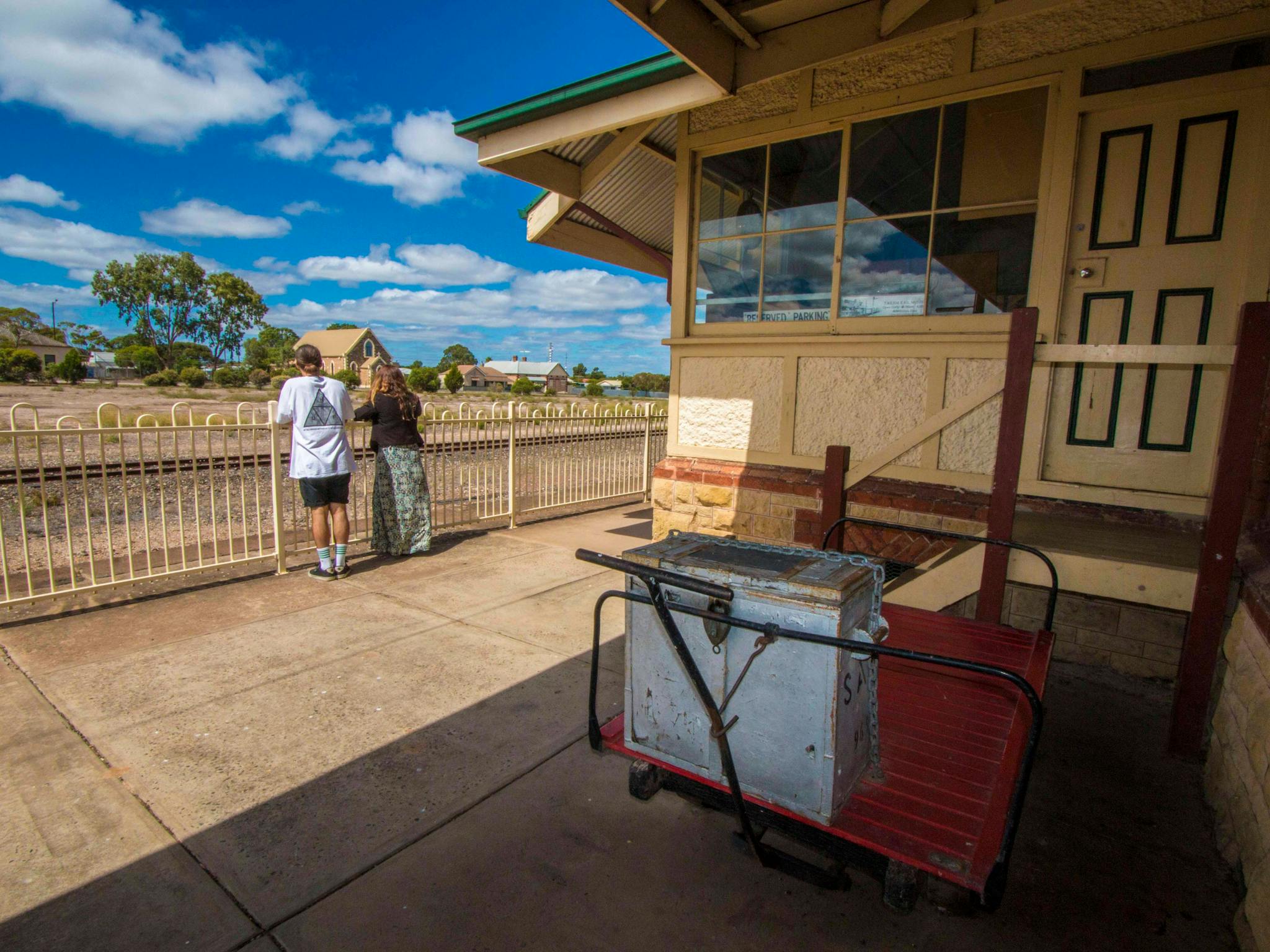 Tailem info Station - Looking at the platform