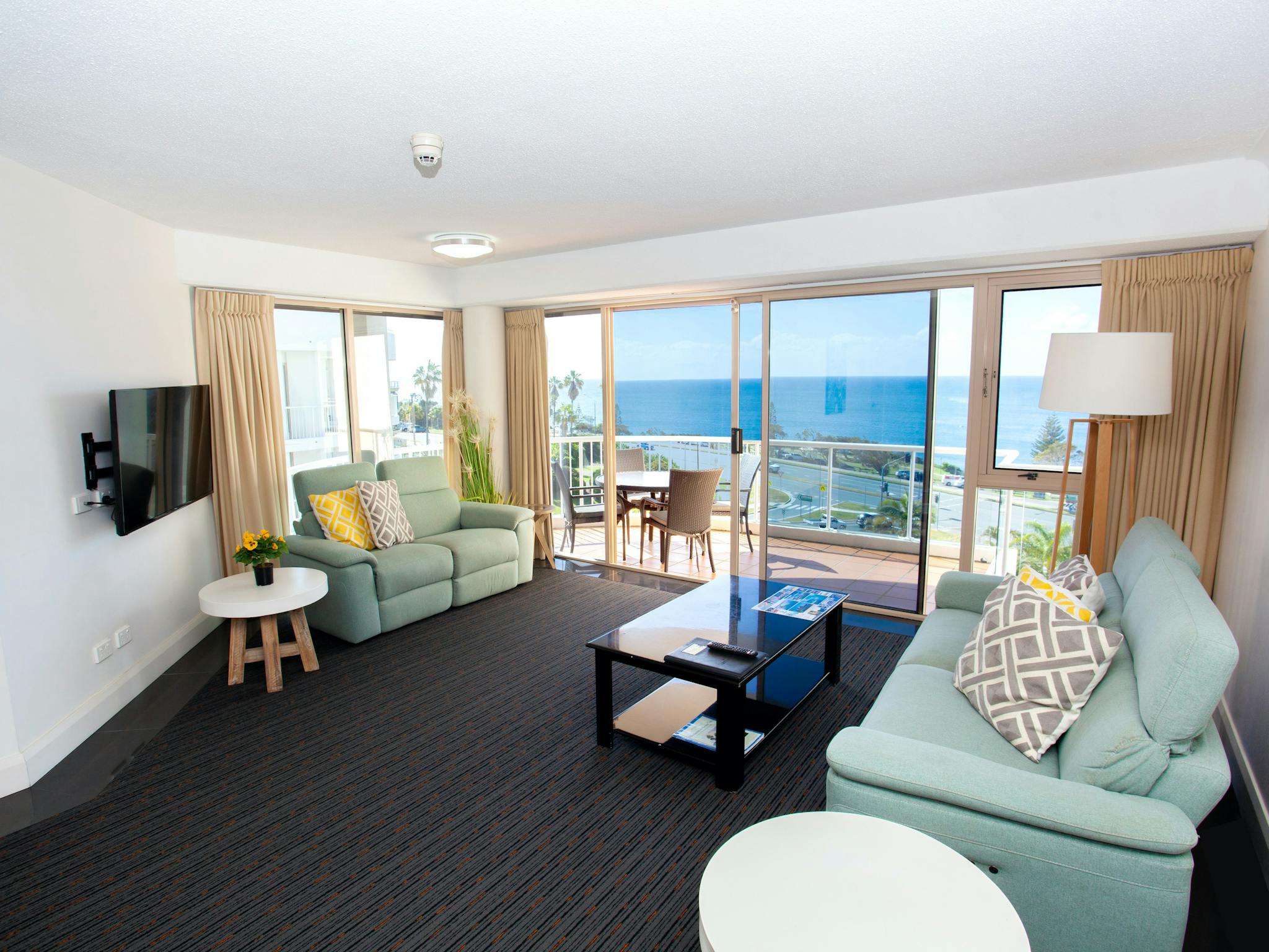 3 Bedroom Rooftop Spa - living area 3 Bedroom Rooftop Spa - living area