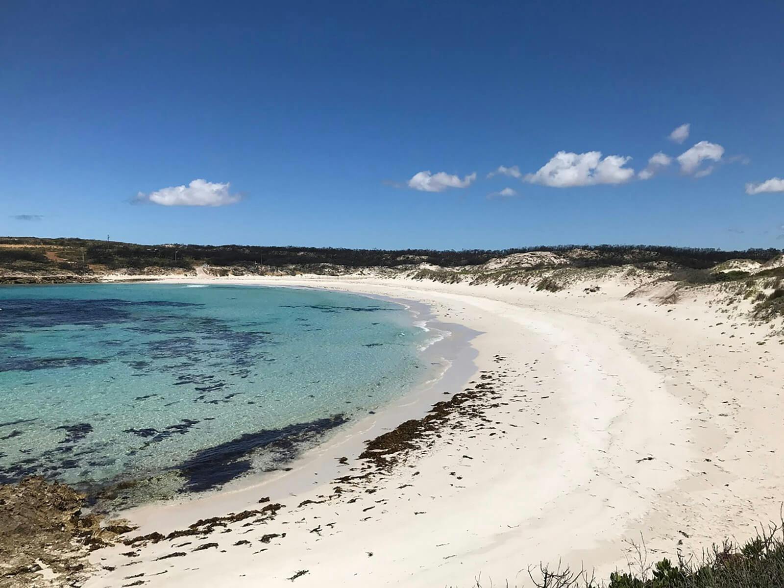 Kangaroo-Island-Wilderness-Trail-(KIWT)-sandy-beach