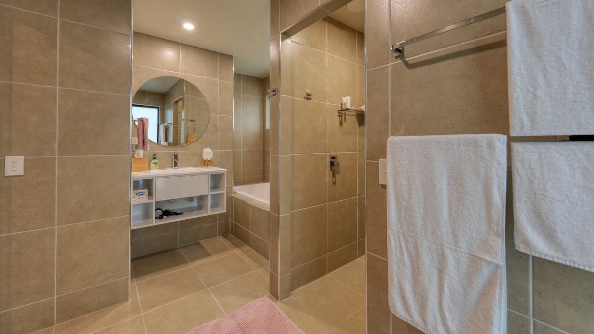 1 and 2 bedroom Cabin ensuite