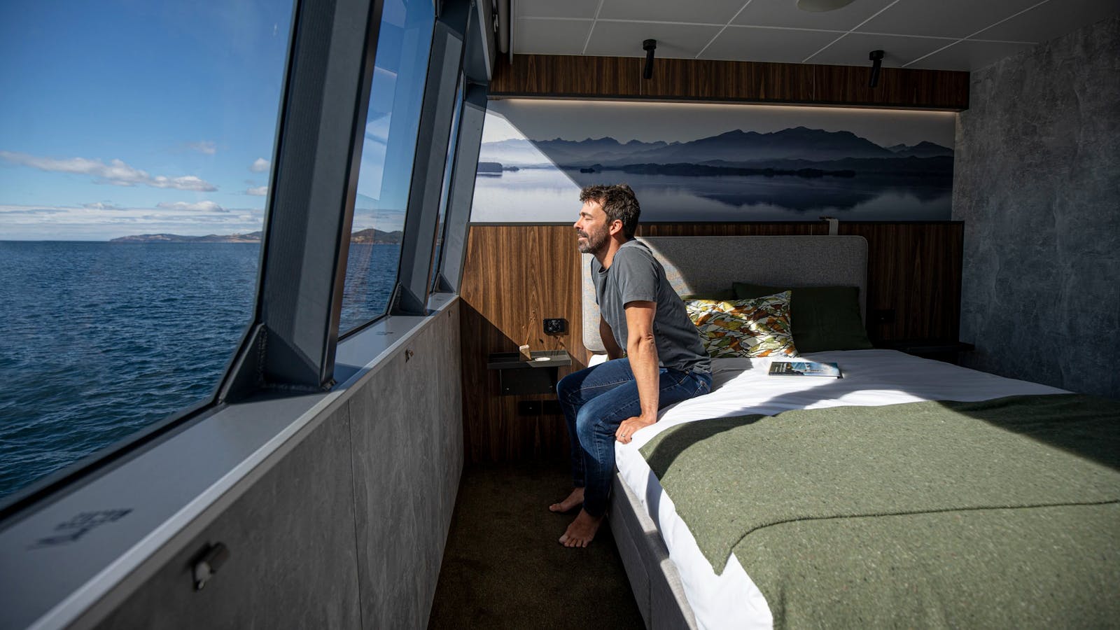 Each cabin on expedition vessel Odalisque's feature large picture frame windows