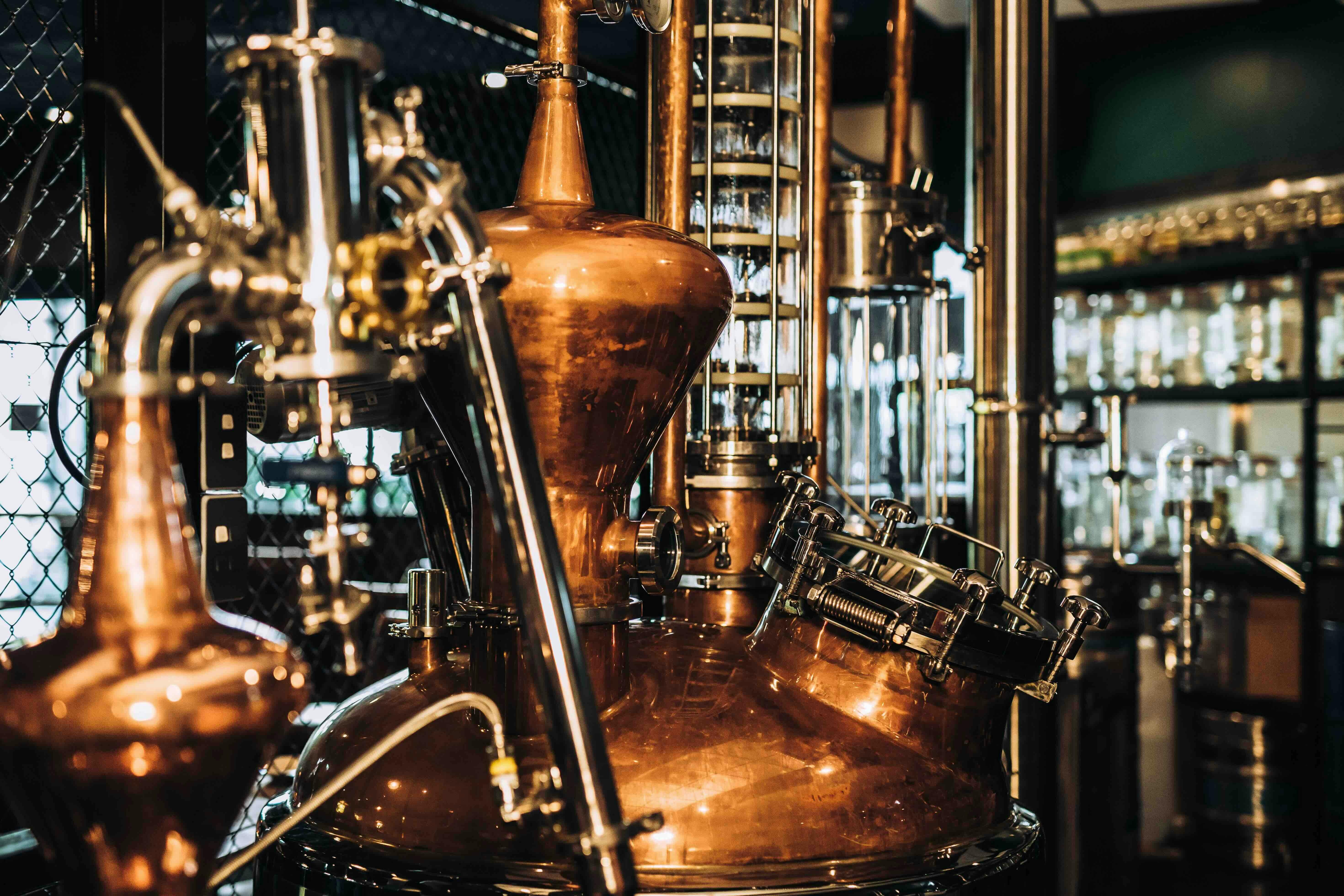 Charlies-distillery-stillone