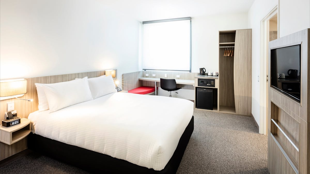Ibis Mackay