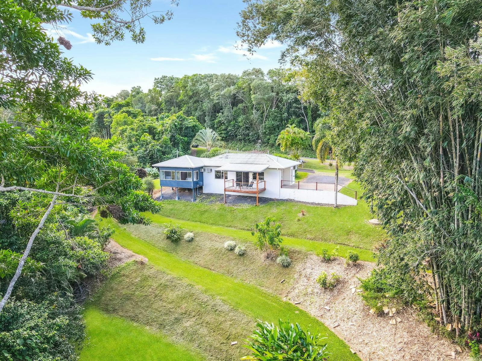 Seclusion at its best, surrounded by tropical rainforest Seclusion at its best, surrounded by tropical rainforest