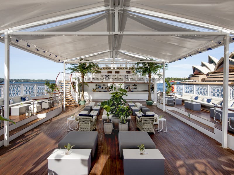 Stunning Main deck