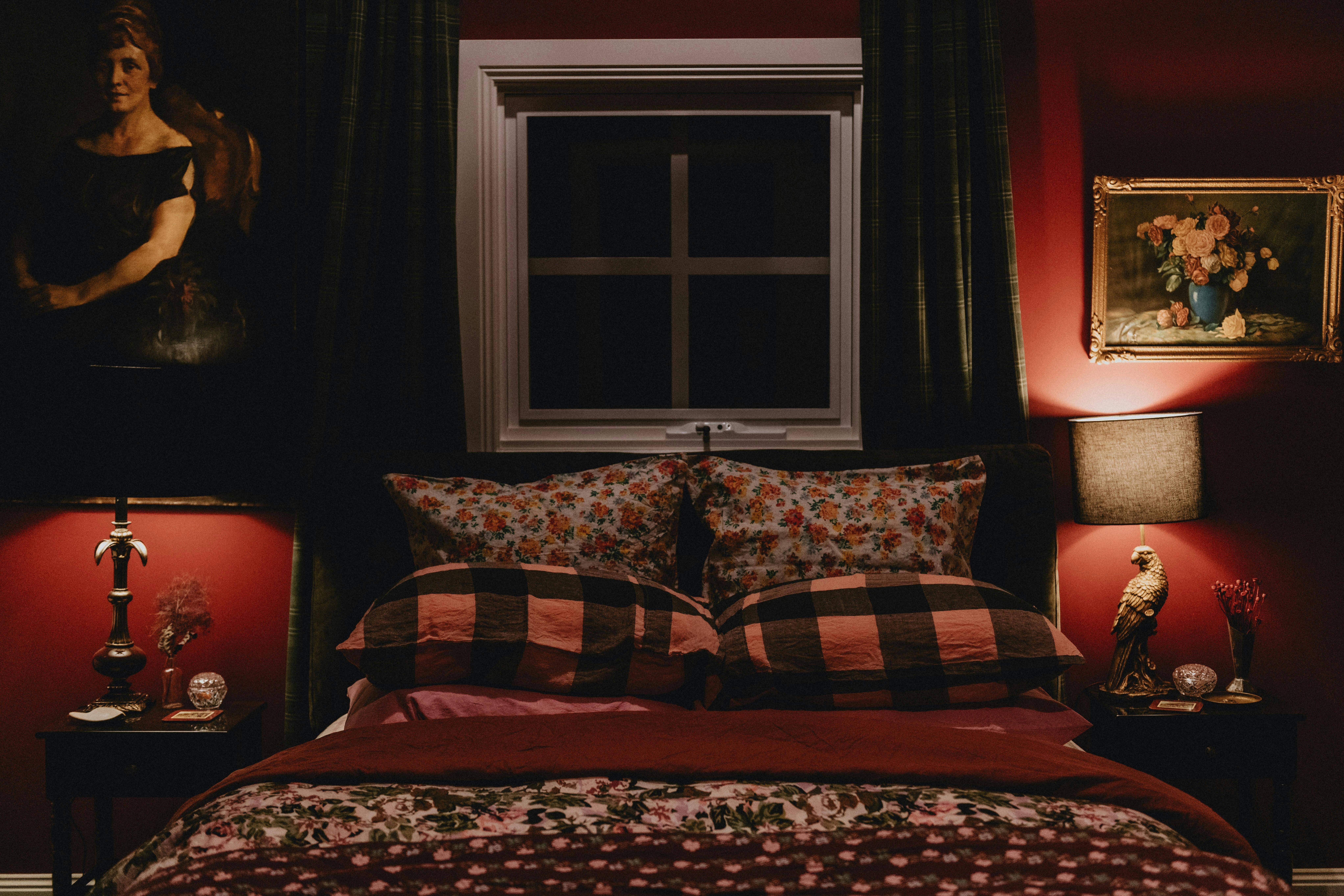 Queen Size Red Bedroom
