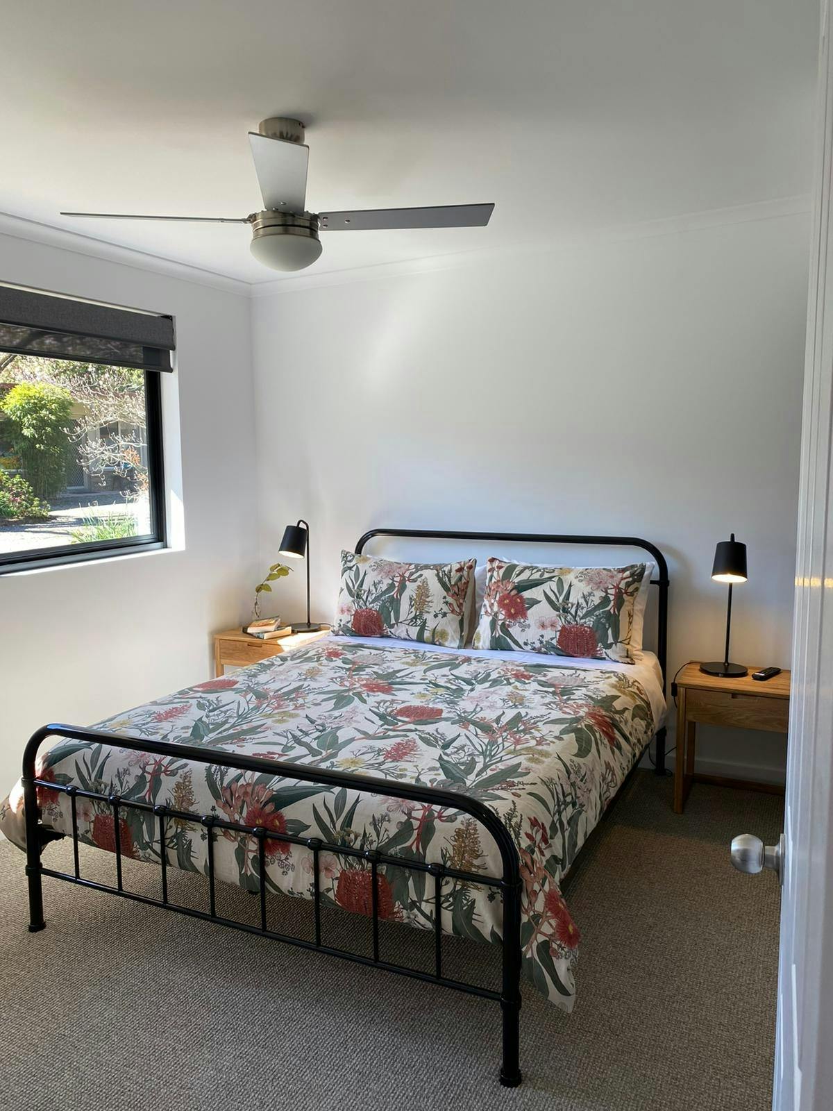 Spacious bedroom with ensuite. Quality linen. Plush carpet.