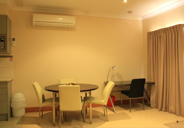Superior One Bedroom King Apartment