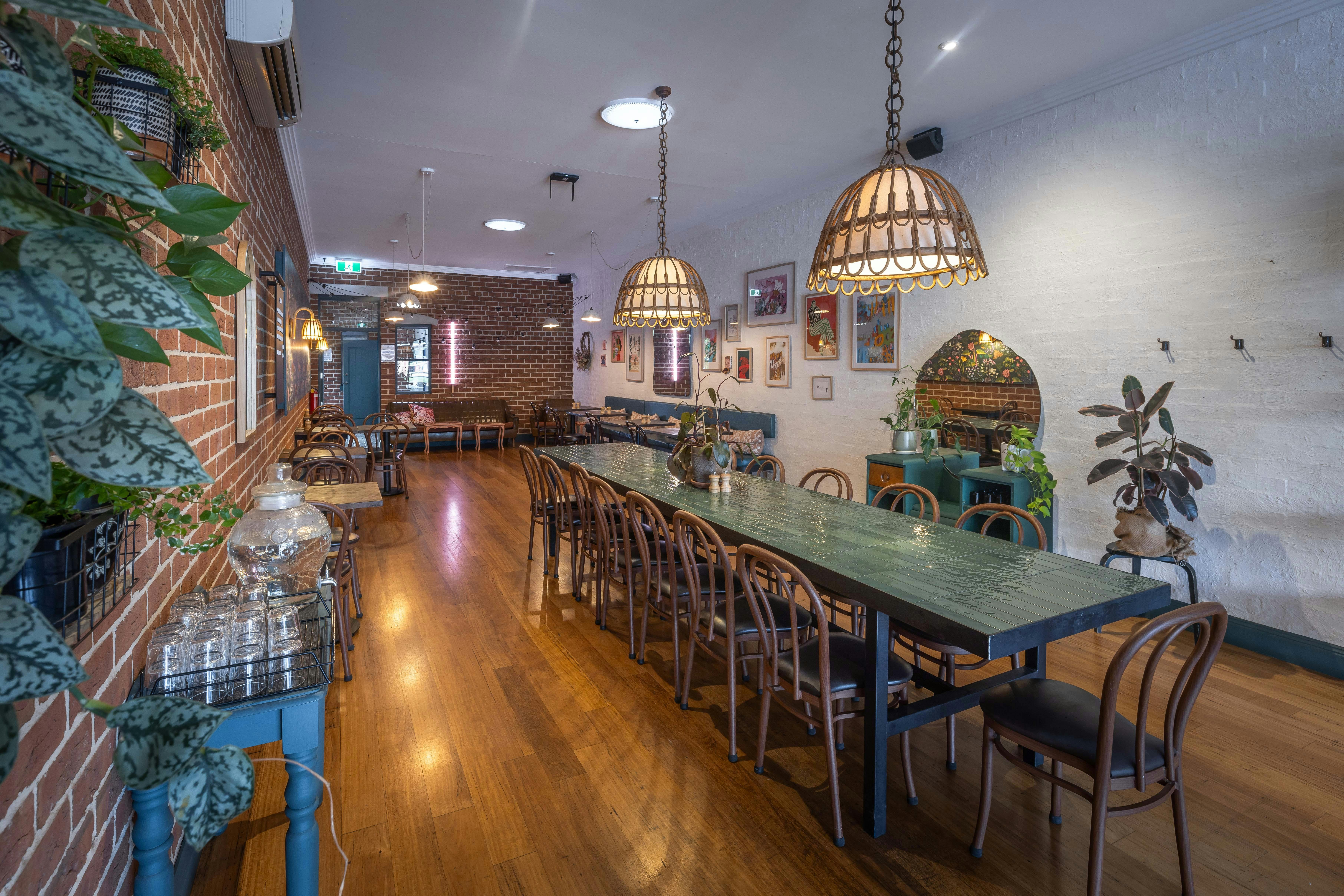 plenty of indoor dining space for all-weather