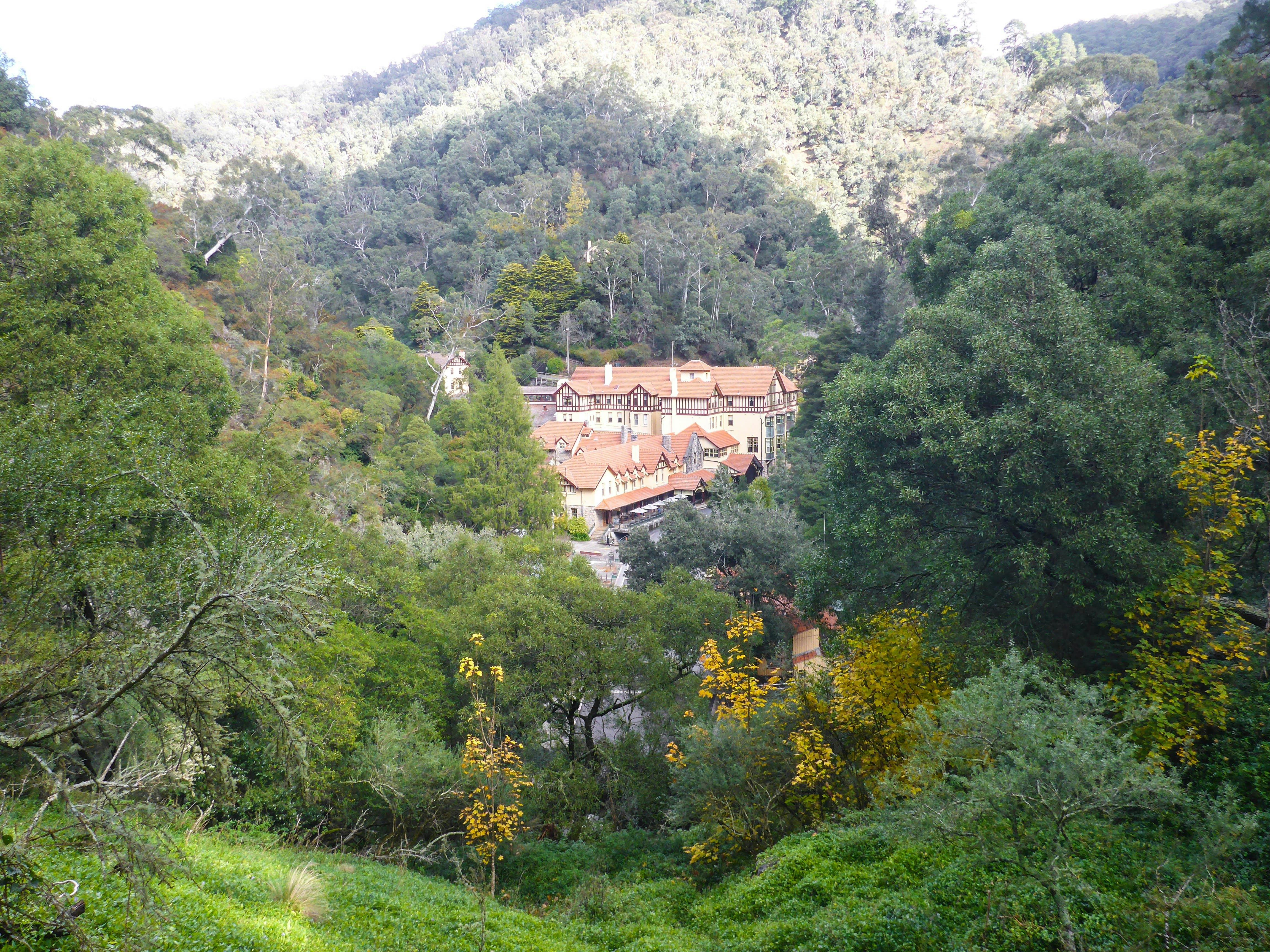 Jenolan Caves resort