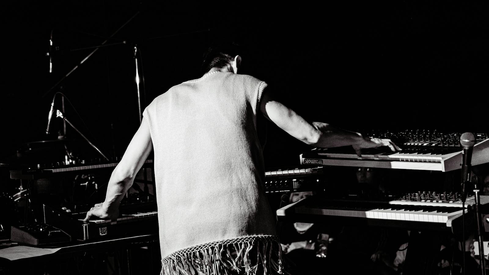 BIGYUKI performing live.