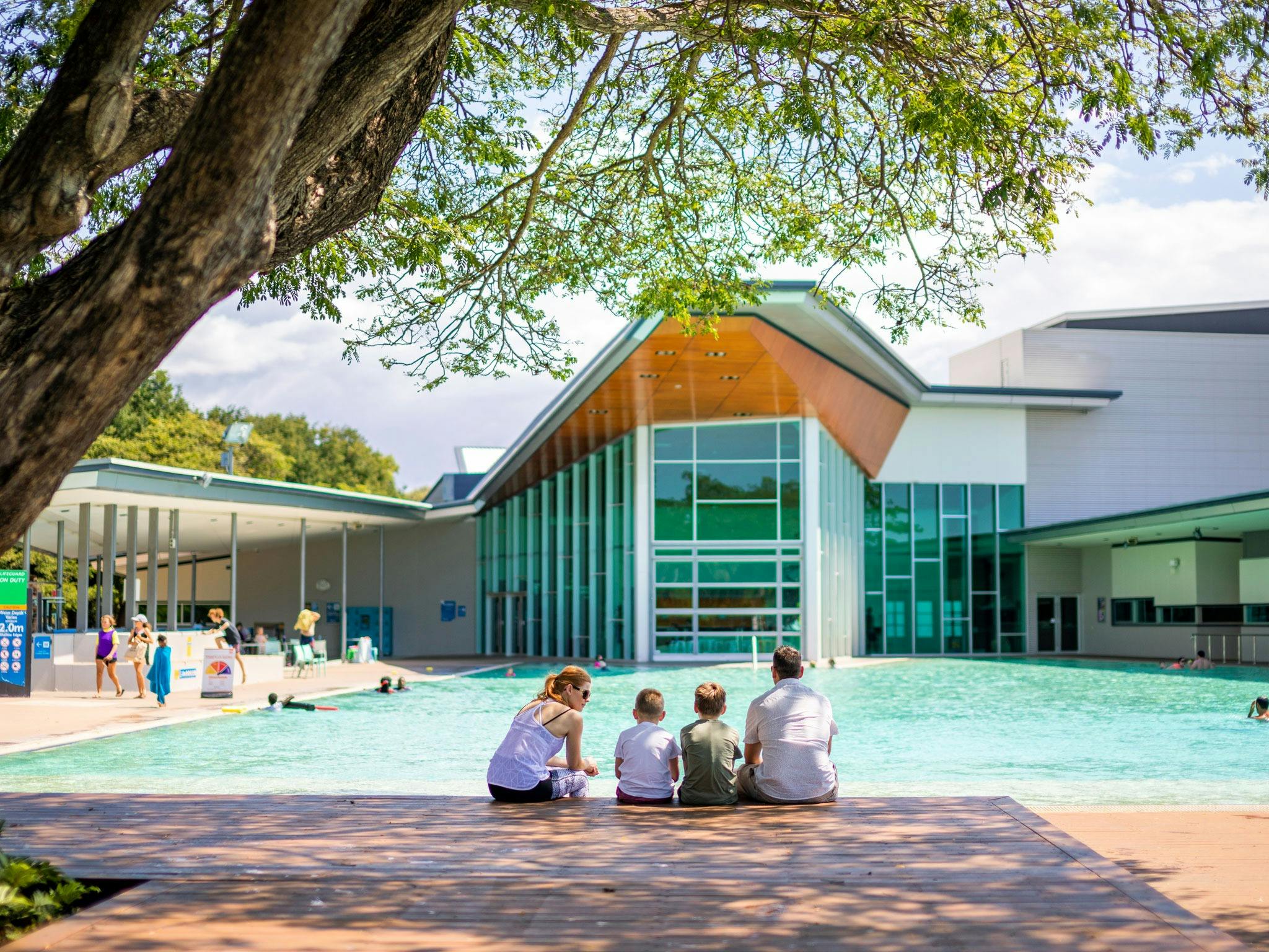 Riverway, Pool Riverway, Pool