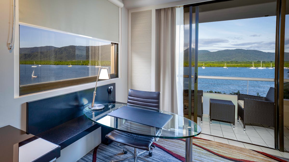 King Corner Room