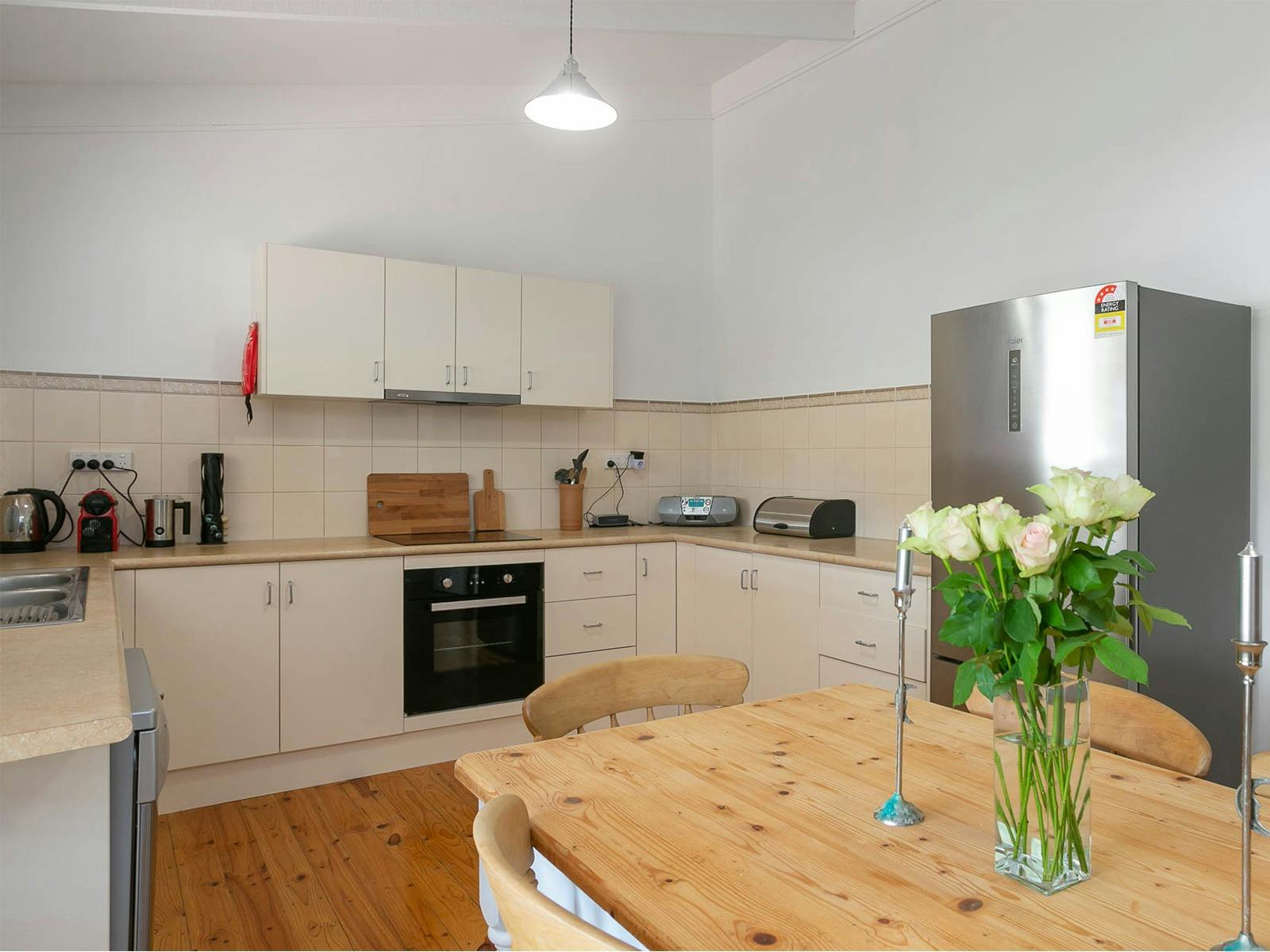 Updated Coastal Beach House in Funky Port Elliot