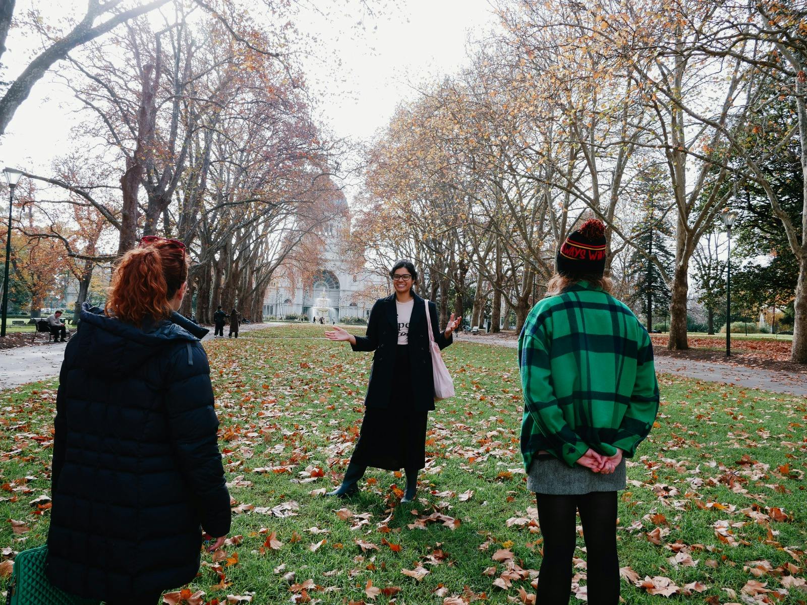 Local guide in Melbourne walking with group