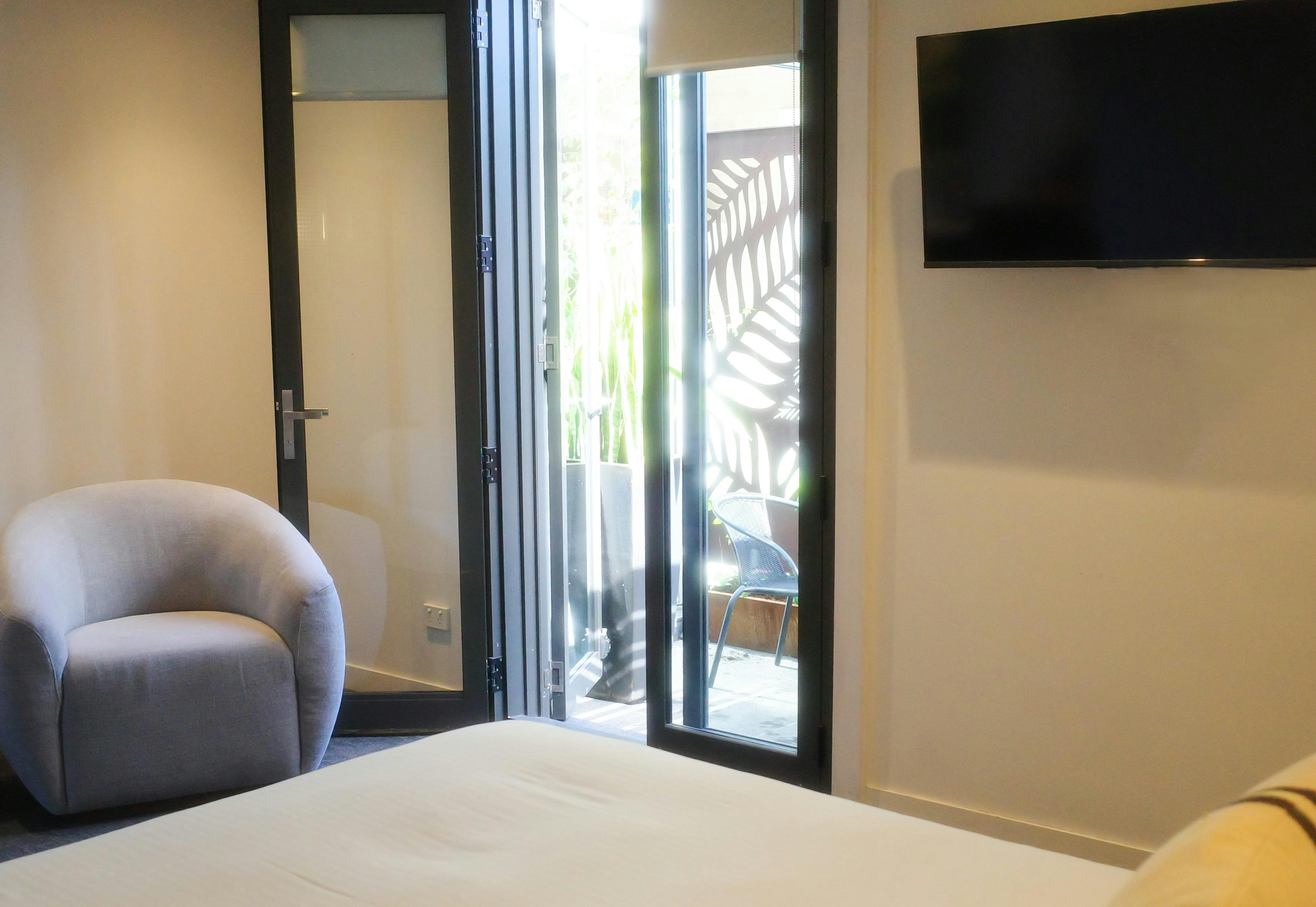 Deluxe Queen Room (Private Balcony)