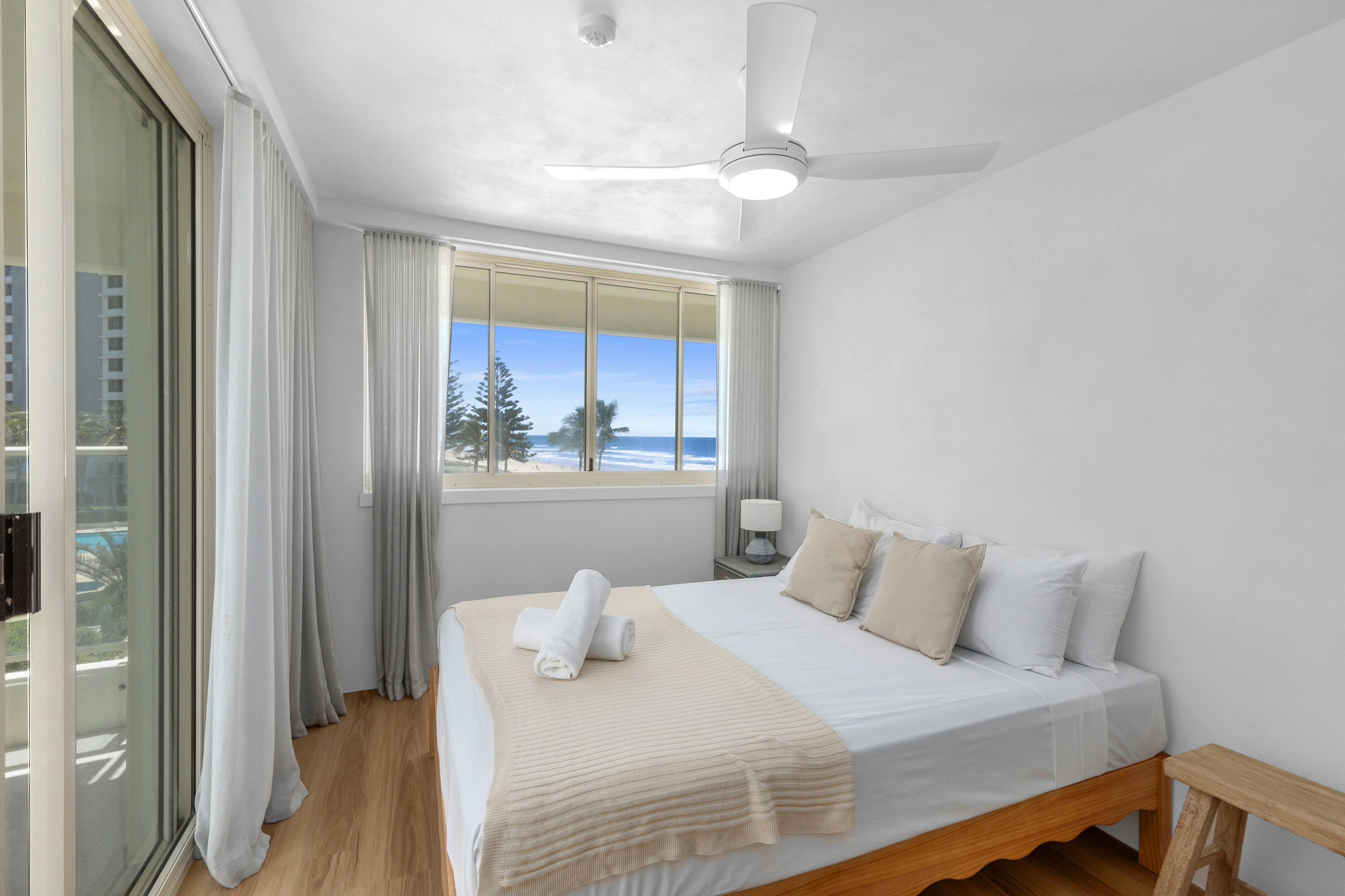 Deluxe 3 Bedroom Ocean View Apartment