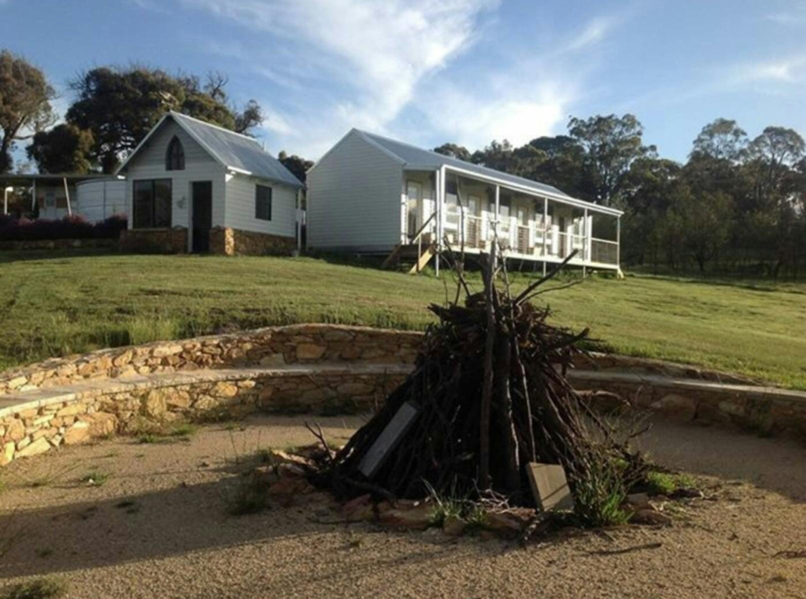 Crooked Corner Cottage Farm Stay