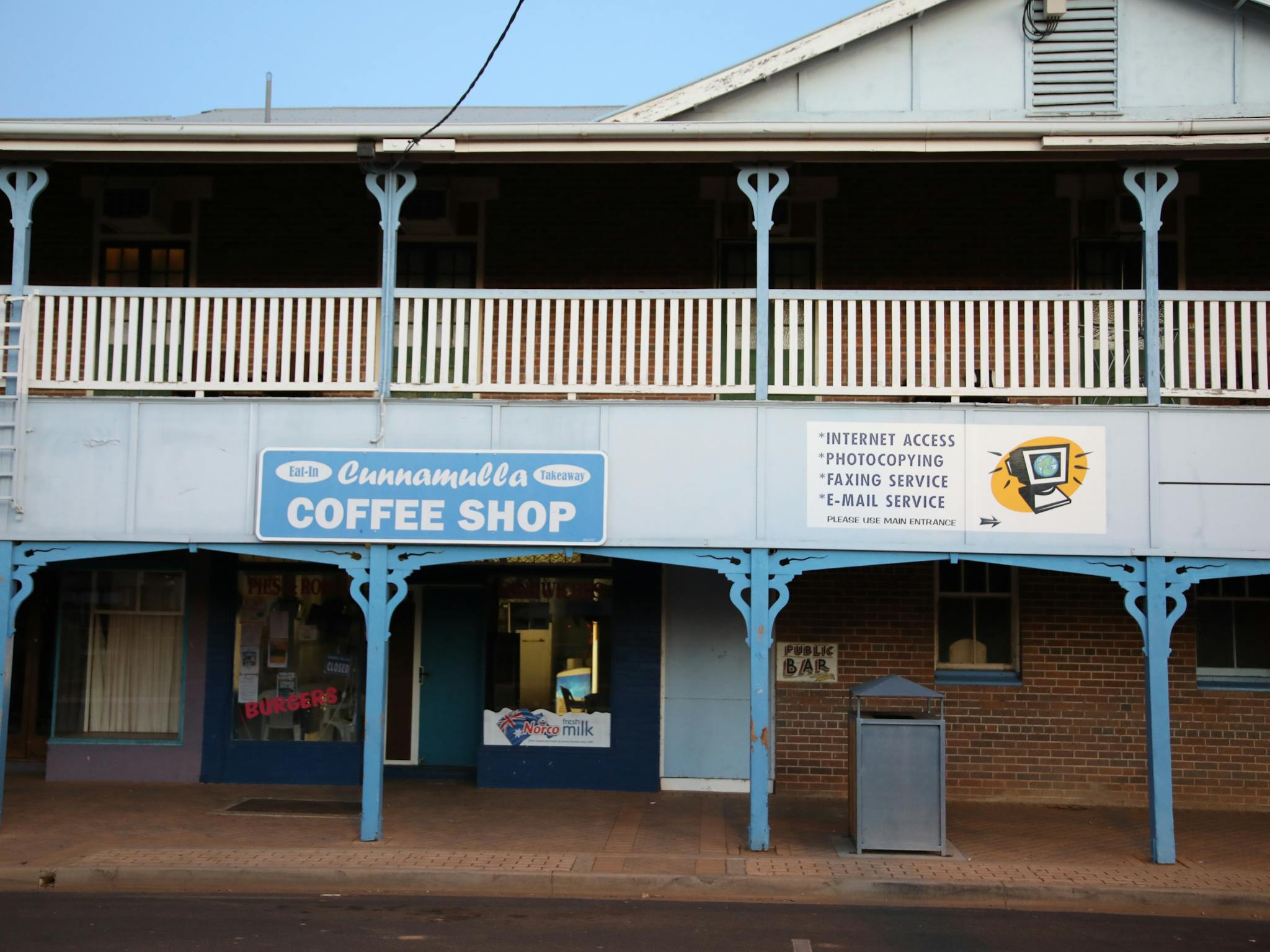 Cunnamulla Coffee shop . Cunnamulla Coffee shop .