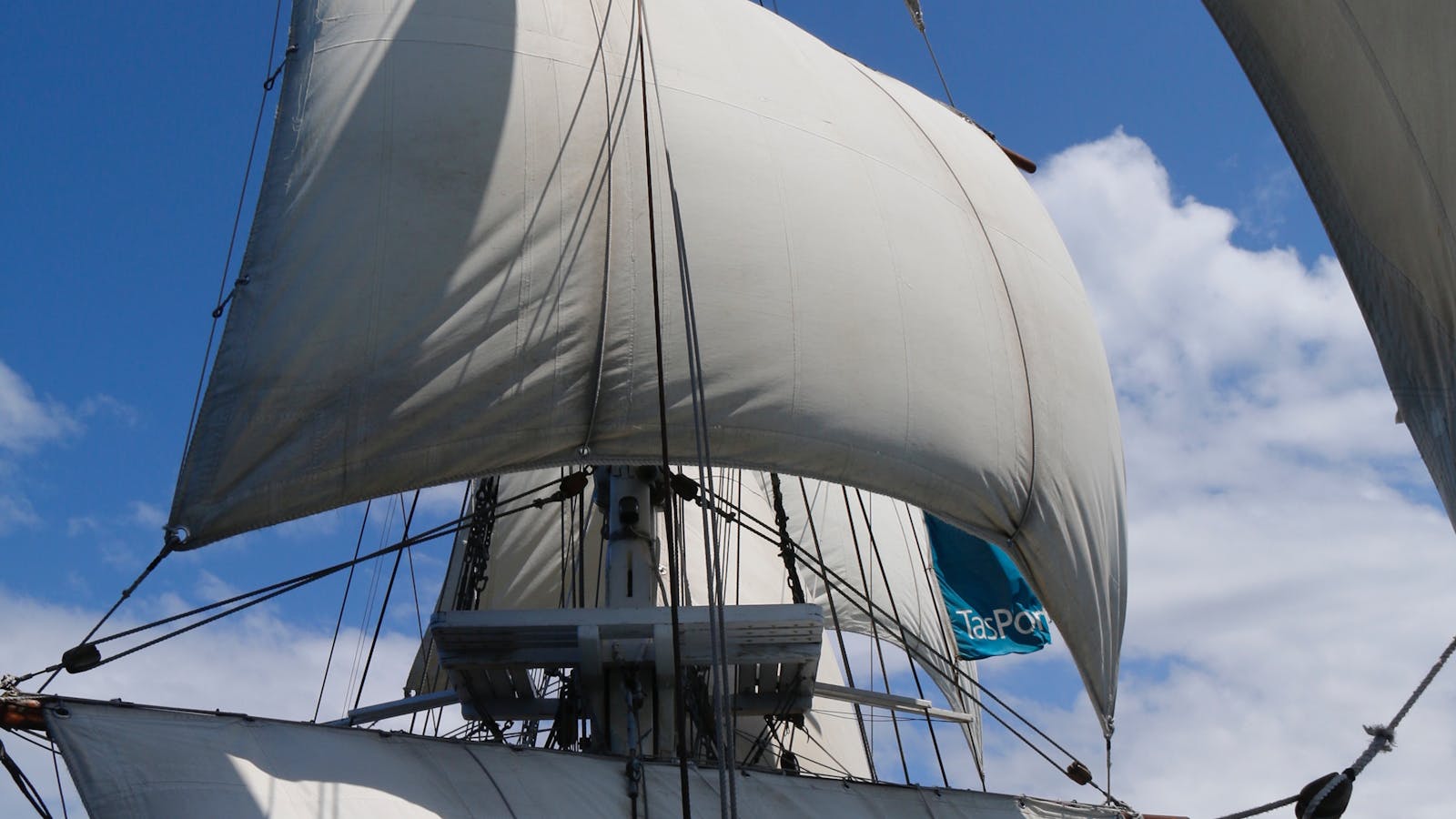 Sails set and off to adventure!
