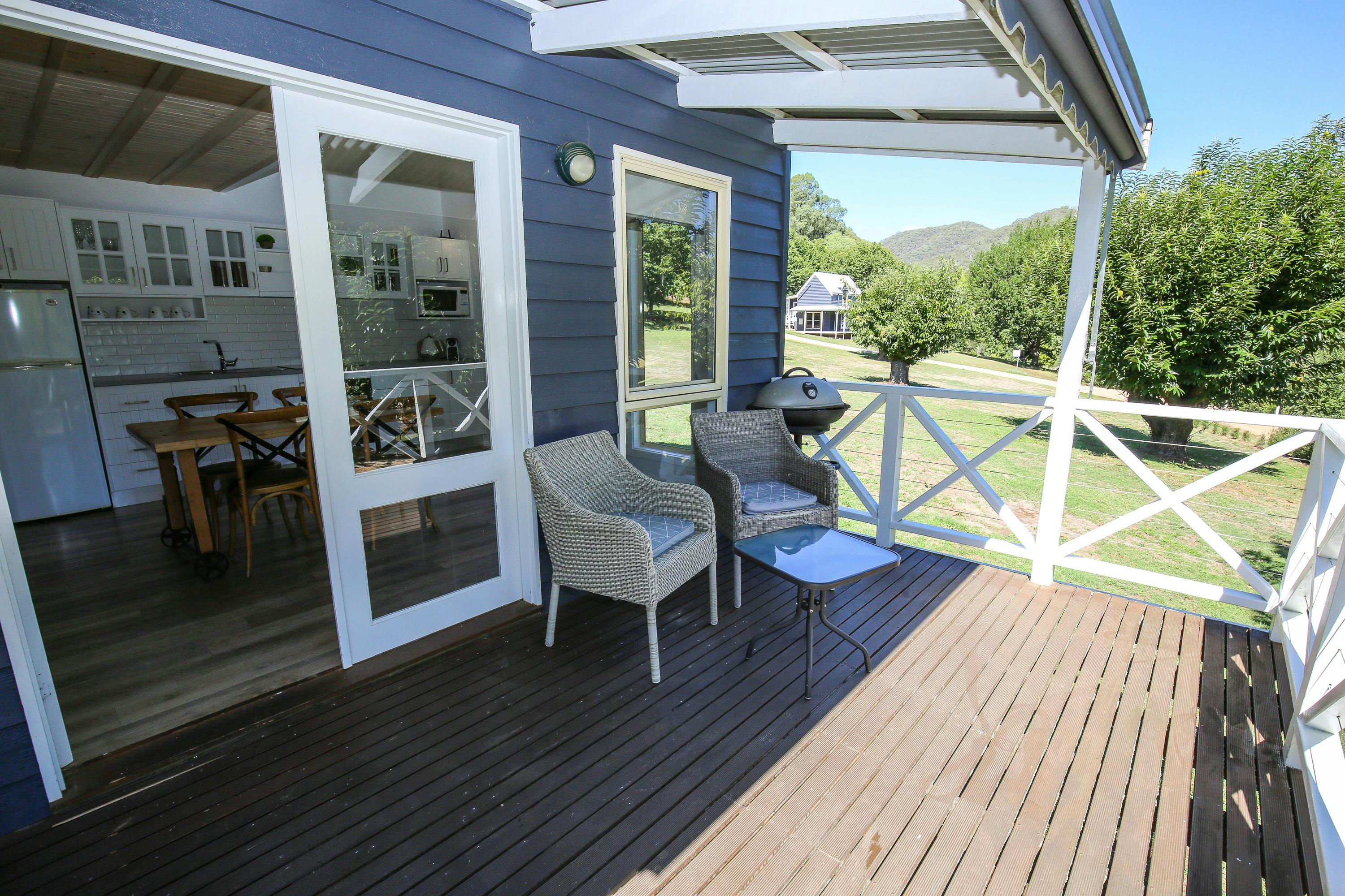 Abby's Cottage outdoor deck