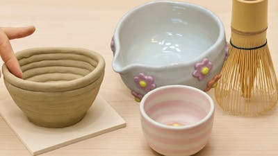 hand a building pottery bowl