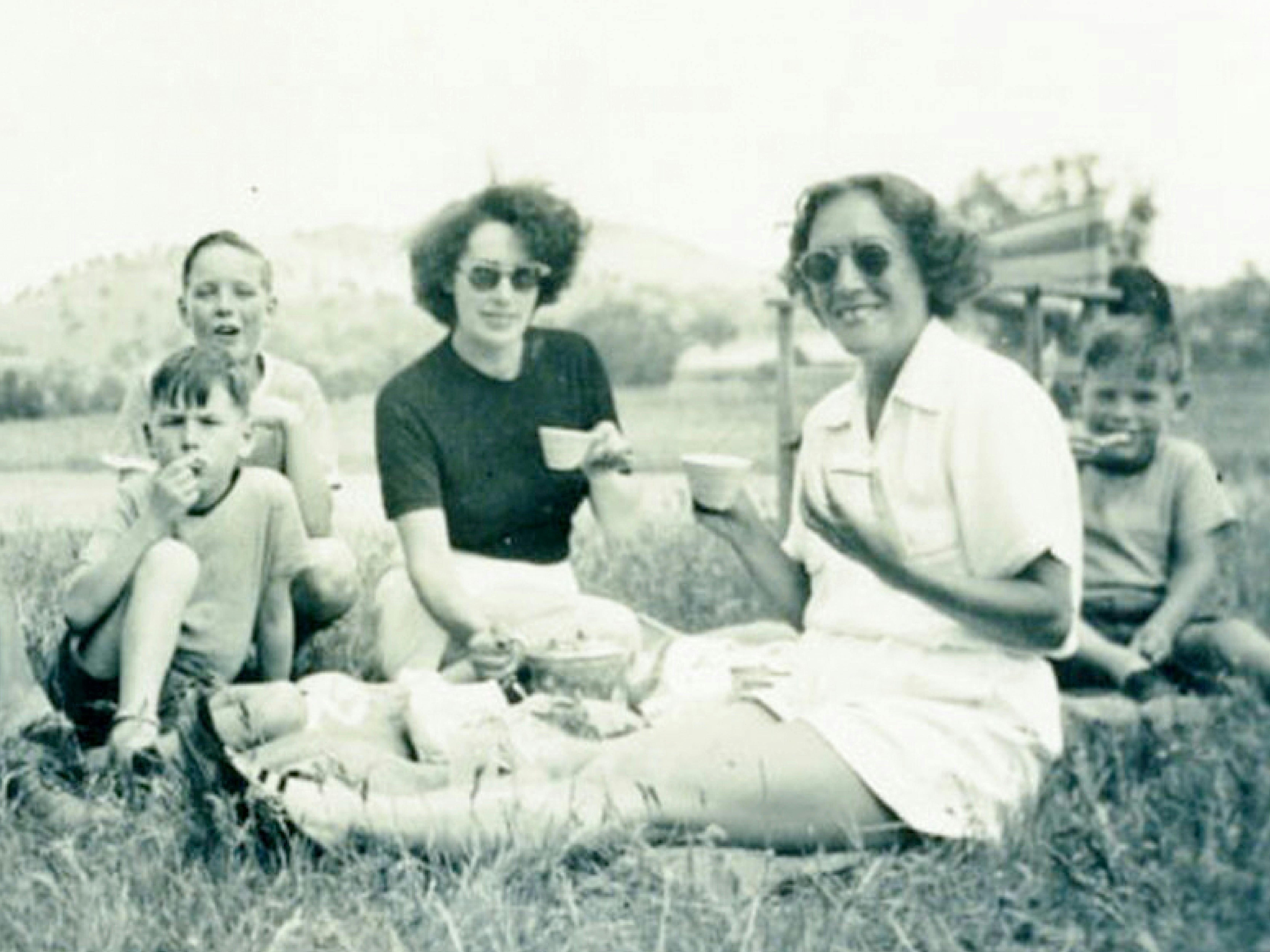 Picnic at Bonegilla 1951 - Violet Simms with Mr and Mrs Somerville and children