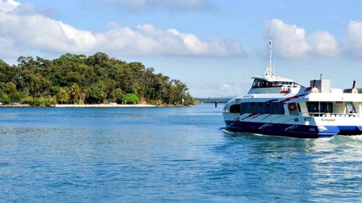 Ferry between Macleay Island and Karragarra Island