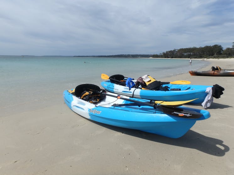 Enjoy a kayak or stand up paddle board tour in Hukisson, Jervis Bay